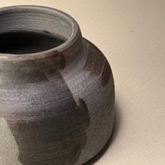 Matte Black Ceramic Vase – Handmade Stoneware Pottery for Minimalist Home Decor