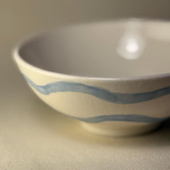 Wavy Ceramic Bowl – Organic Handmade Pottery with Flowing Rim – Sculptural Decorative Bowl