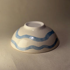 Wavy Ceramic Bowl – Organic Handmade Pottery with Flowing Rim – Sculptural Decorative Bowl