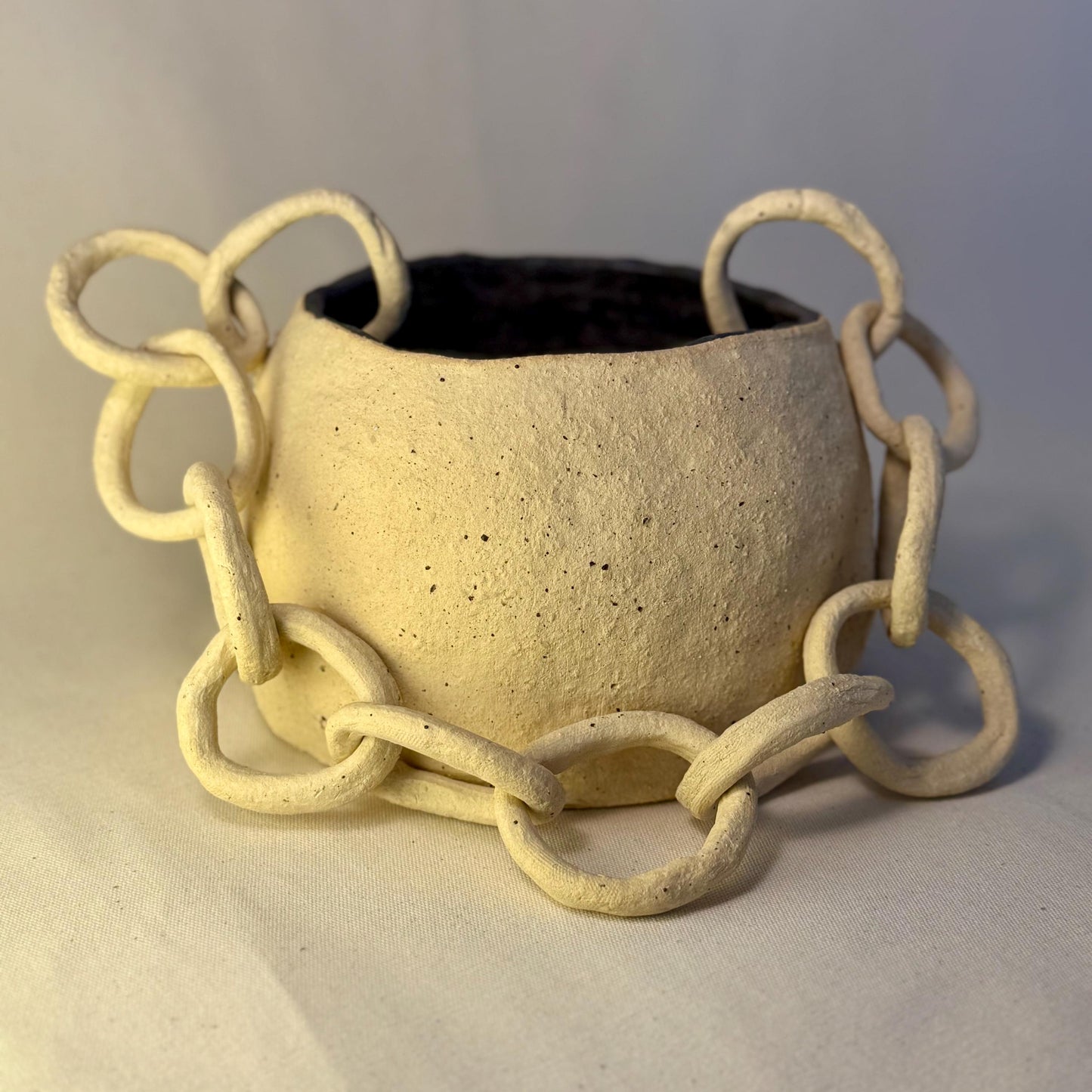 Handmade Chain-Link Vase – 12cm x 16cm Sculptural Stoneware Vessel – Textured Ceramic Art Decor
