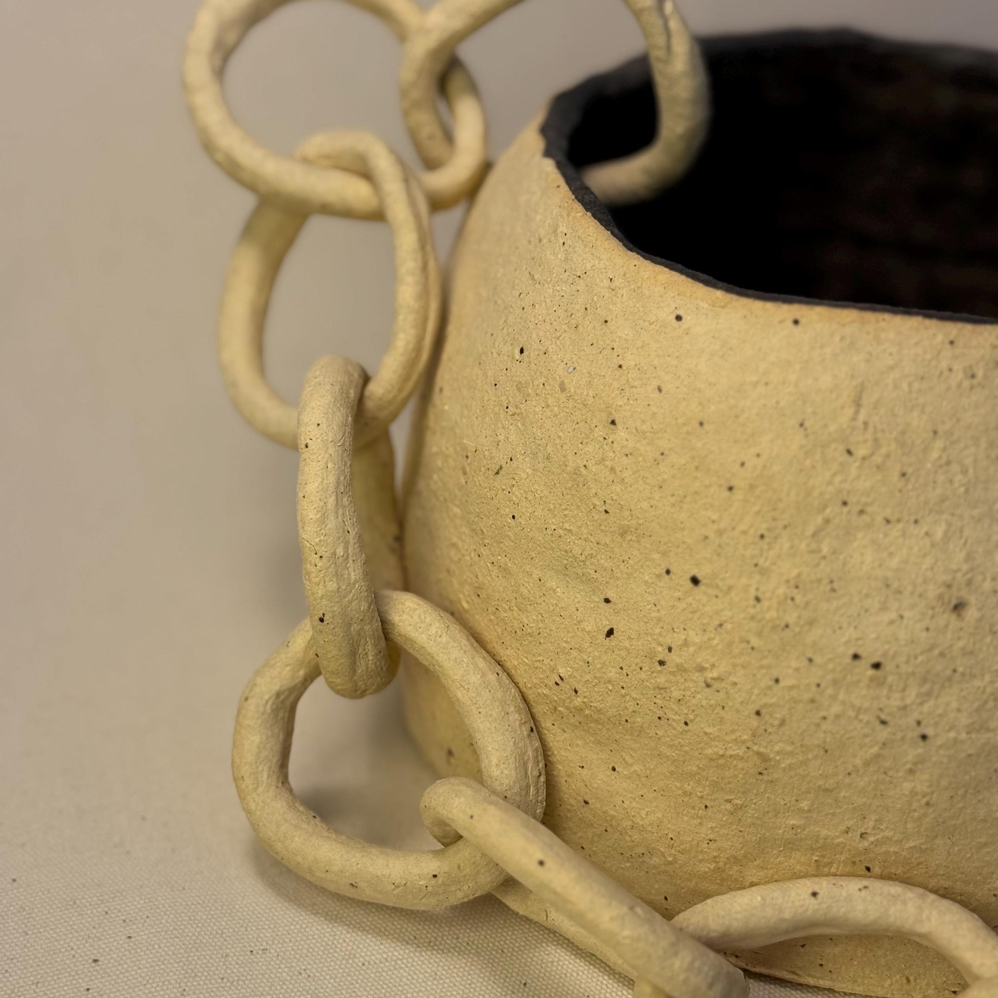 Handmade Chain-Link Vase – 12cm x 16cm Sculptural Stoneware Vessel – Textured Ceramic Art Decor